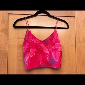 Acacia Silk Crop Tank in Psychedelic Leaf, size S